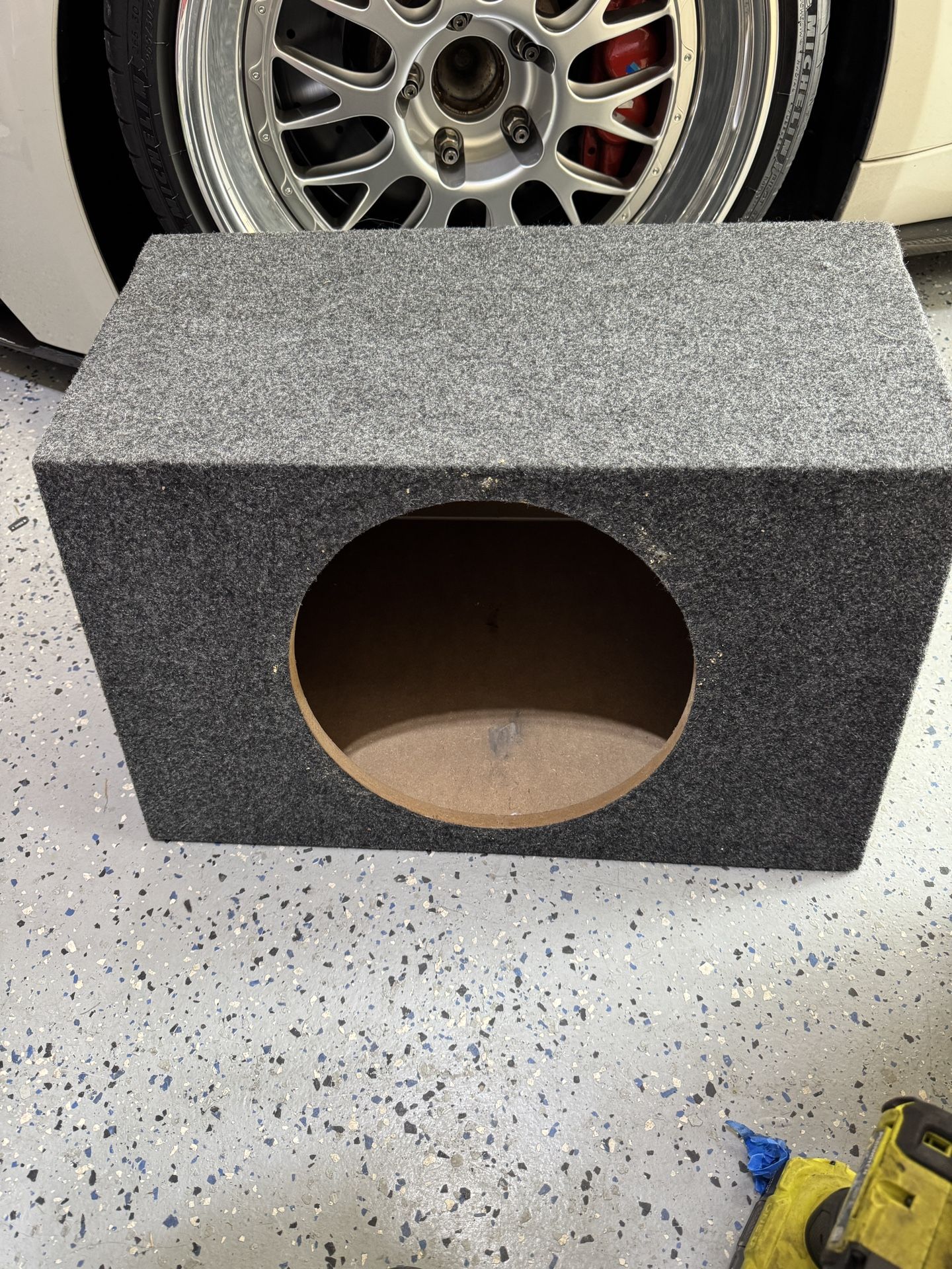 Single 12 Inch Sealed Subwoofer Enclosure Box