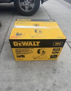 DEWALT 20V MAX Cordless 7-1/4 in. Sliding Miter Saw with (1) 20V Battery 4.0Ah