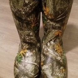 New. Boots Whater Proof