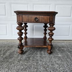 Thomasville Ernest Hemingway Collection End / Side Table