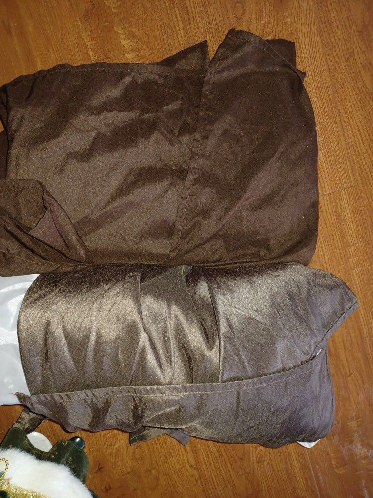 NEW CALIF. KING & QUEEN BED SKIRTS $5. EA. KING BROWN, QUEEN MAUVE.$5. BEAUTIFUL NEW QUEEN GOLD WITH CRYSTAL TYPE TEAR DROPS, ON ENTIRE EDGE $8.