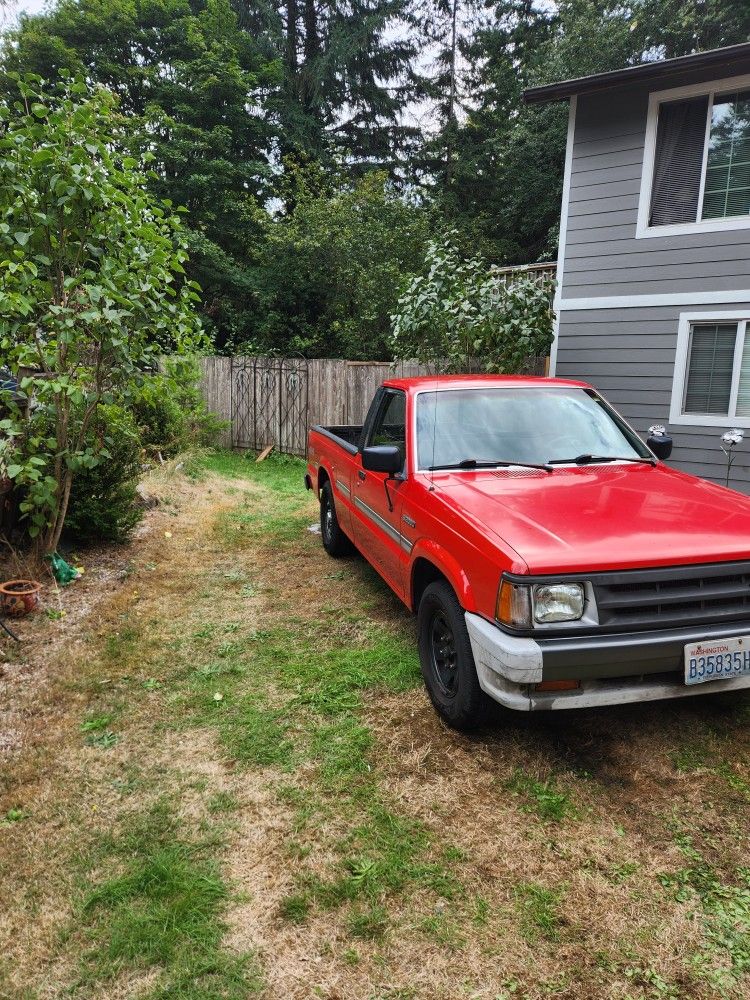 1987 Mazda B2000