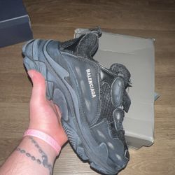 Distressed Triple S Size 9