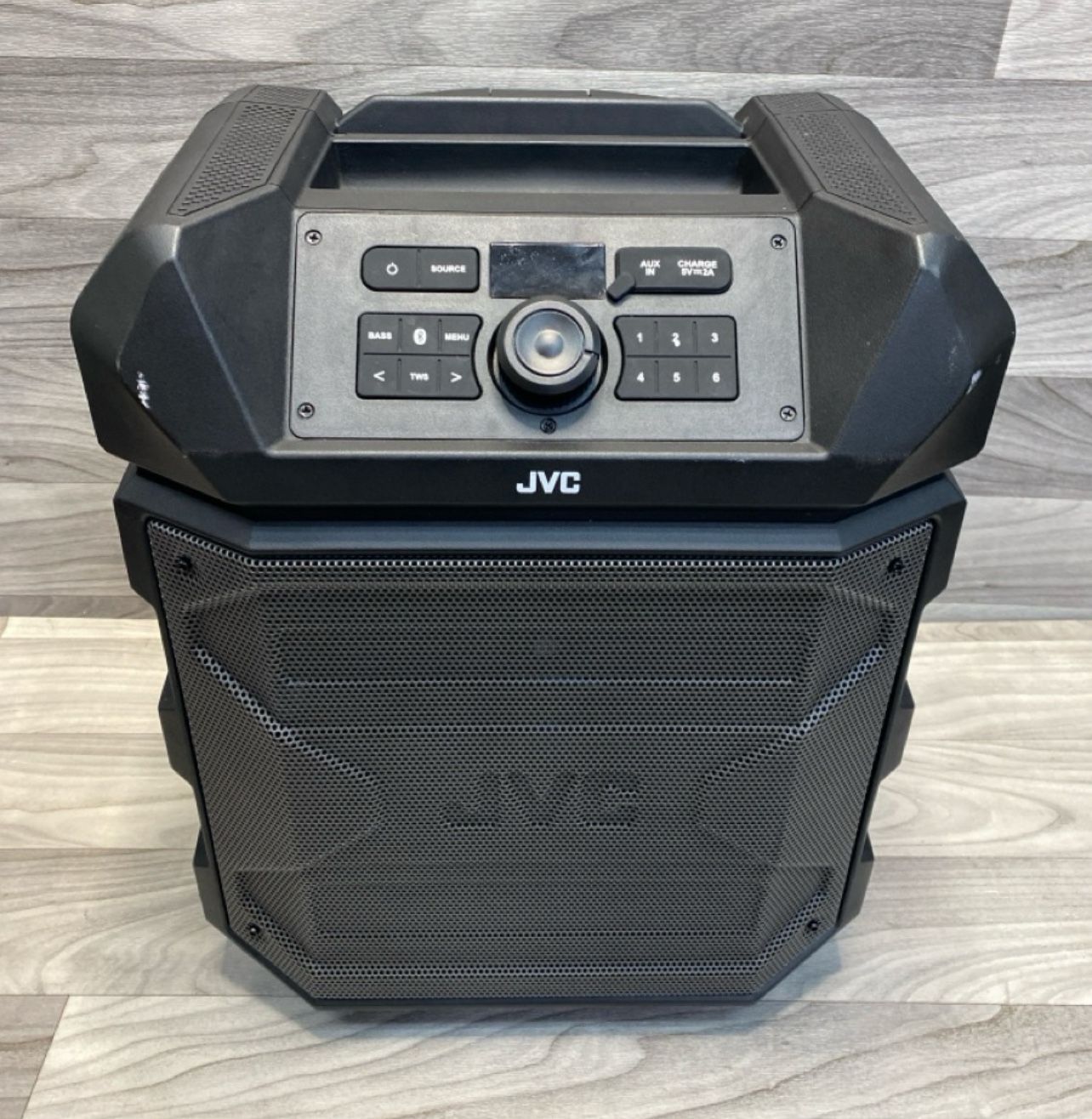 Jvc Bluetooth Speaker (AS-IS) ****Parts**** -No Power-