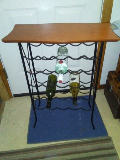 Wine Bottle Holder Accent Table! Like New!Â