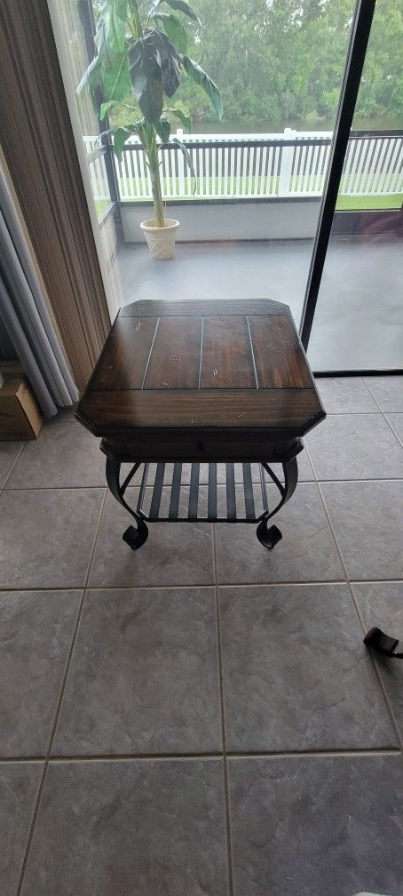 SIDE TABLE