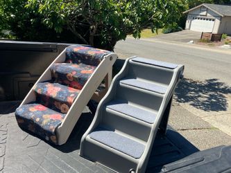 Pet Dog Stairs Steps Step Lightweight Folding Hard Plastic Stairs 20” High House Home Couch Bed like New $25 each
