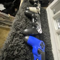 PS4 Controllers