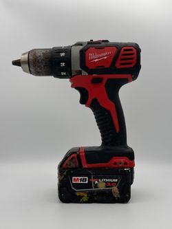 MILWAUKEE 2606-20 M18 20V 1/2 IN DRILL/DRIVER USED