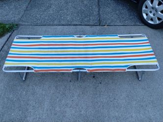 Vintage foldable lounge/beach chair/bed, 72x24"