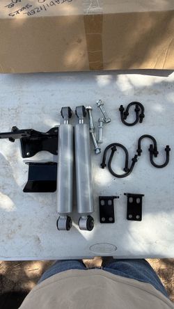 F250 dual steering stabilizers