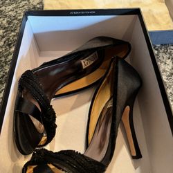 Badgley Mischka Satin Open Toe Pump Sz 9