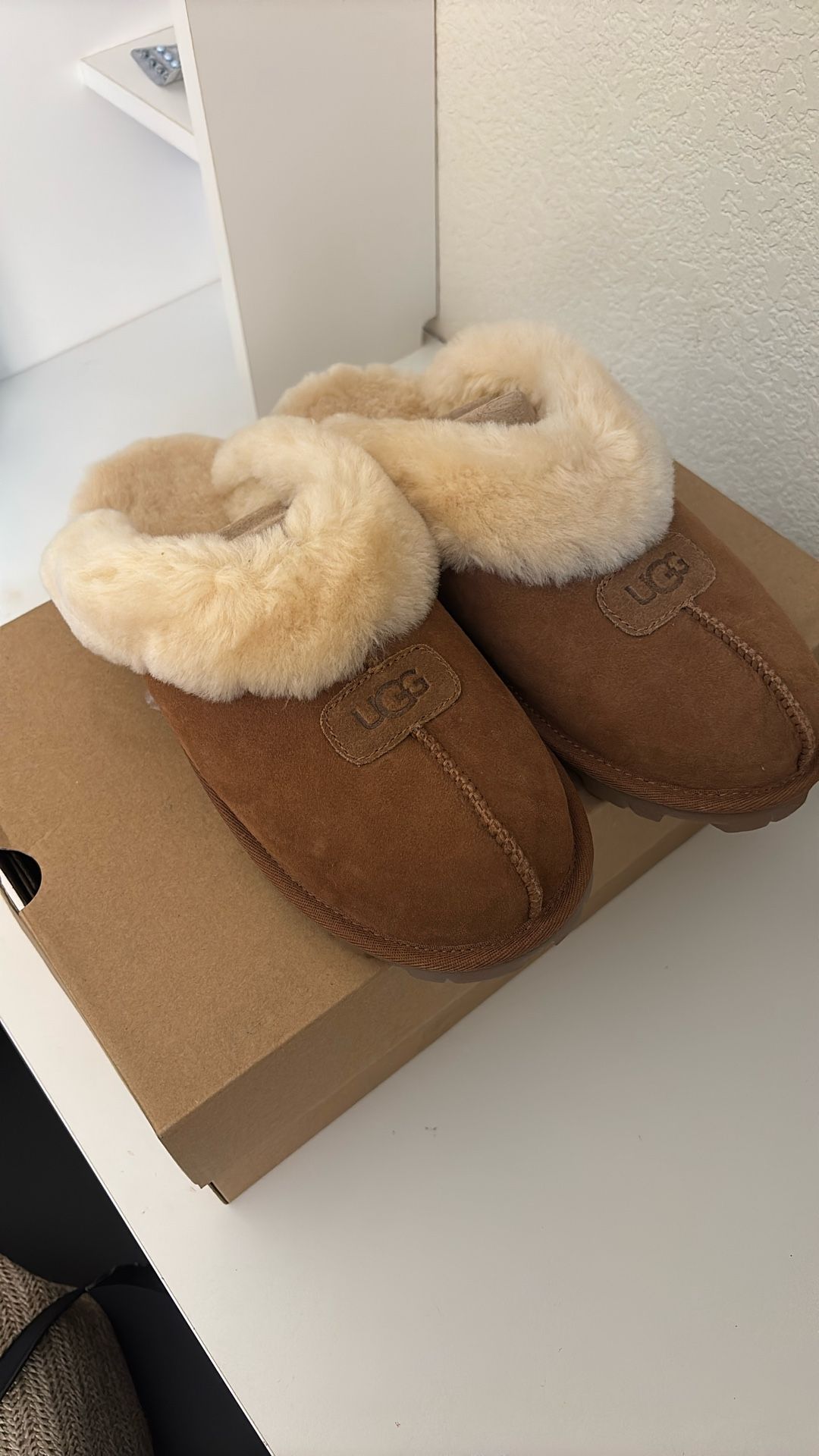Ugg Slippers Women 9 New