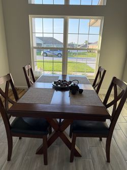 Dinning table and 4 chairs