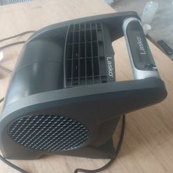 LASKO HIGH-VELICITY PIVOTING THREE-SPEED BLOWER AIR FAN UTILITY model U15617 