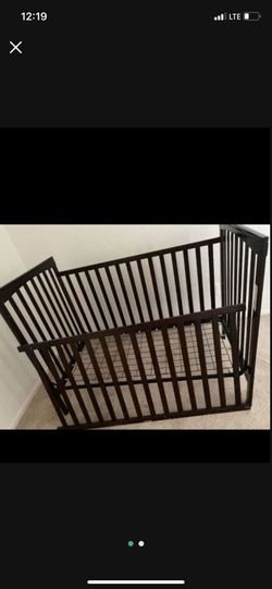 Baby Crib With Mattress 