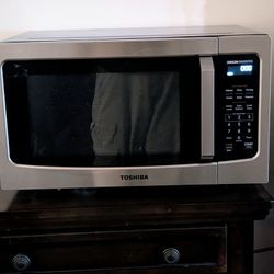 Toshiba 1.6 Cu Ft Microwave – $90