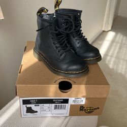 Doc Martin Boots Children Size 