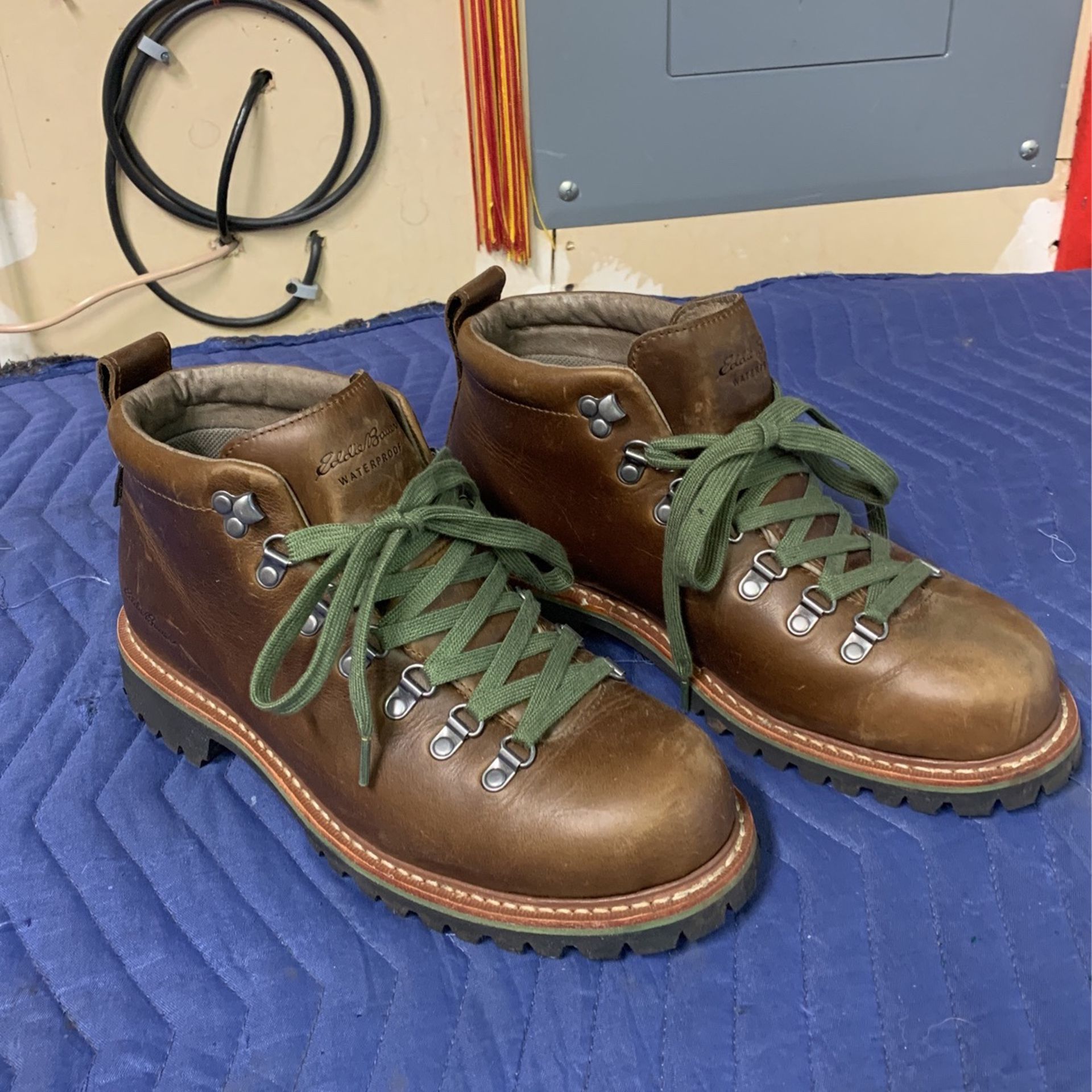 Eddie Bauer mens K6 hiking boots for Sale in Black Diamond, WA - OfferUp