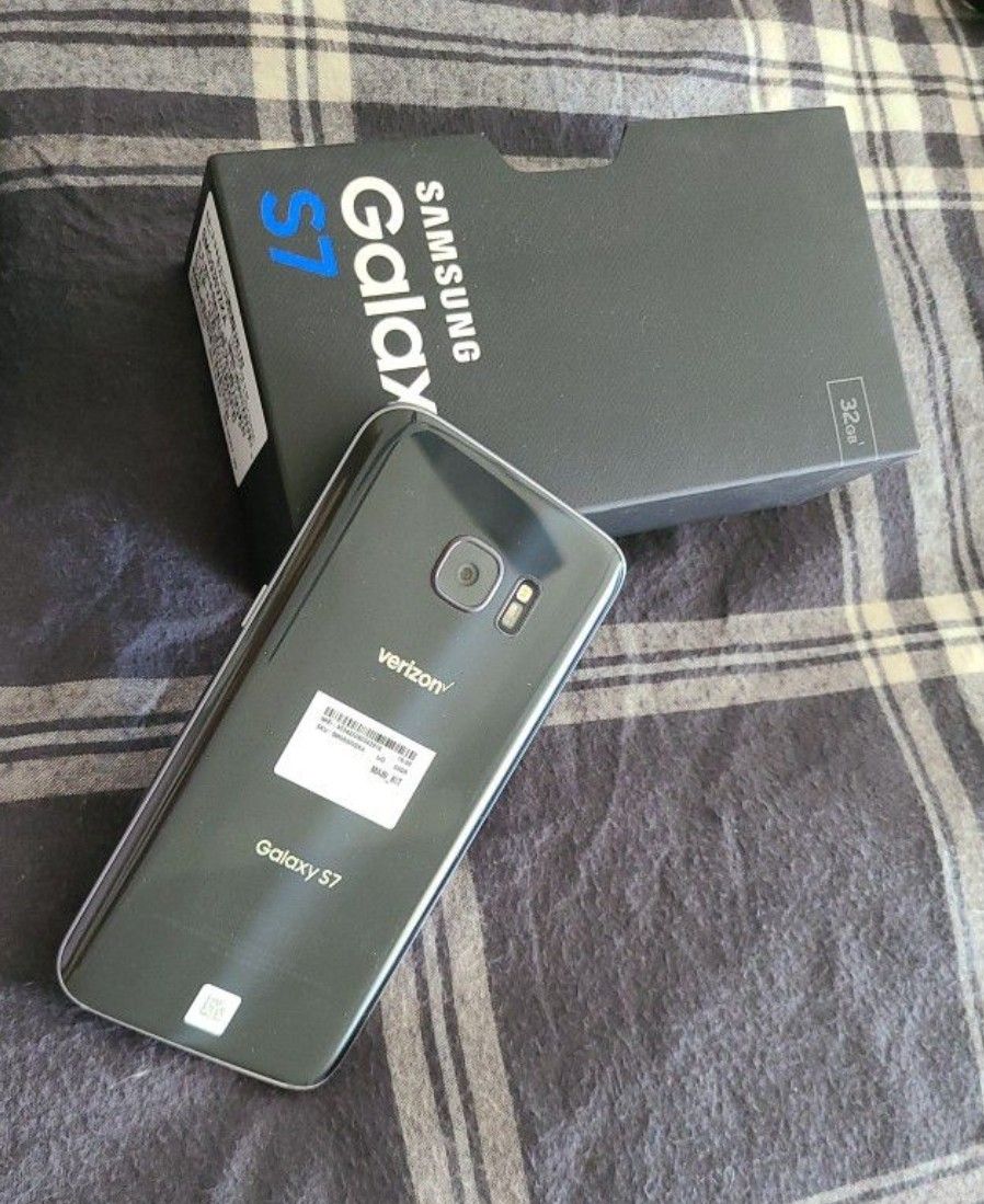 Samsung Galaxy S7. For Parts. With Original Box