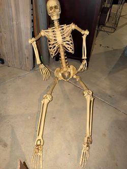 Qty 4 HALLOWEEN 4.5Ft SKELETON
