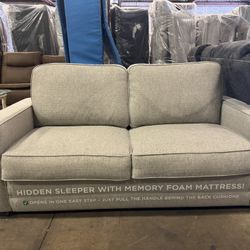 Sleeper Loveseat. 🚚WE DELIVER🚚