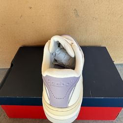 Women Reebok size 7.5