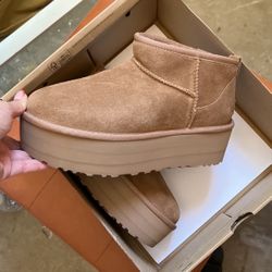Ugg platform Boots 