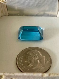 NATURAL LONDON BLUE TOPAZ EMERALD CUT STONE 18.75 carat 18 x 13mm STUNNING!
