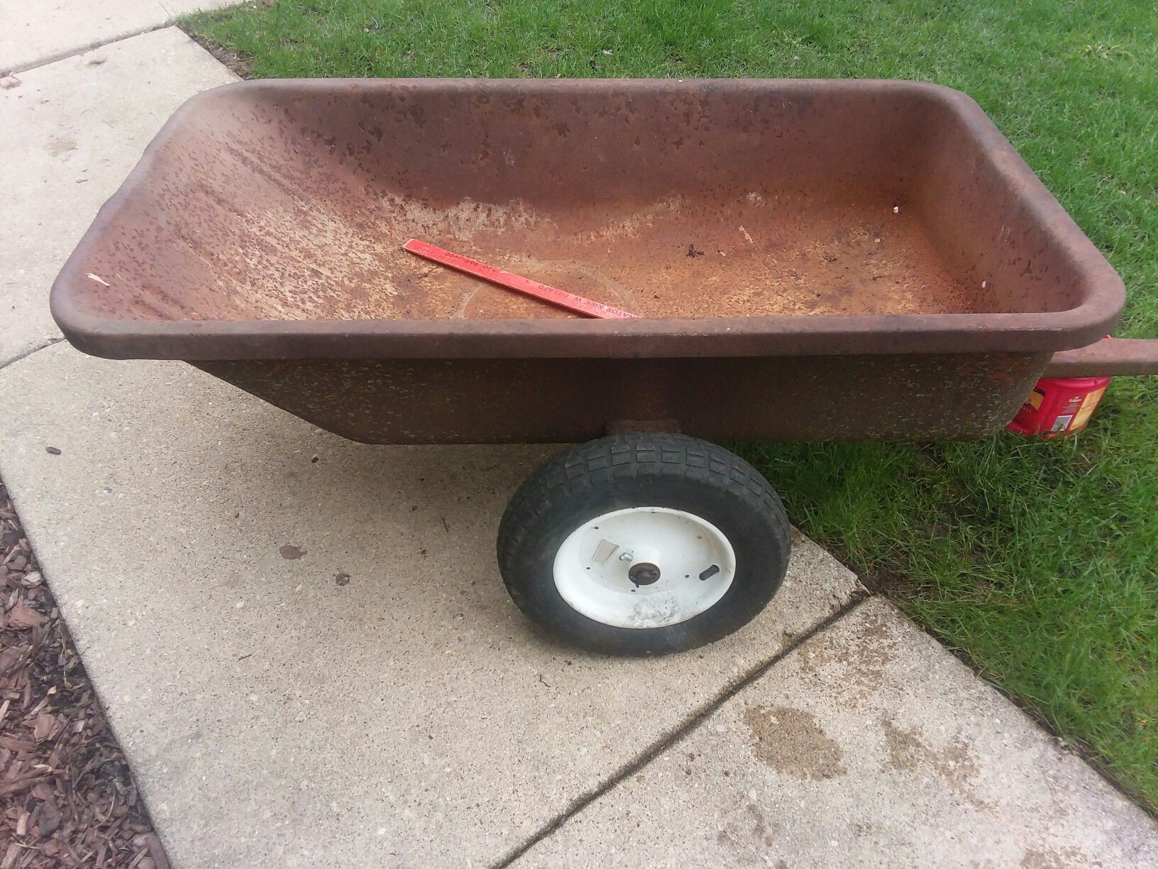 Tow behind garden cart for lawn tractor or riding mowers. for Sale in
