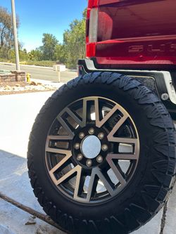 F250 wheels and tires with center caps