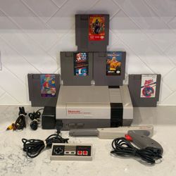 Nintendo NES Console Bundle + 5 Games & Zapper