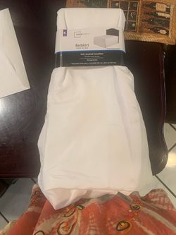 Mainstays White King Bedskirt – New