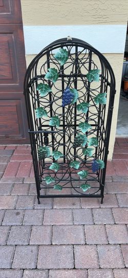Metal Wine Rack with Grape Vine Design