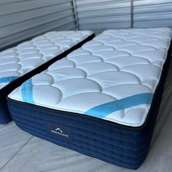 Dreamcloud Premier Twin XL 2 Available Memory Foam 