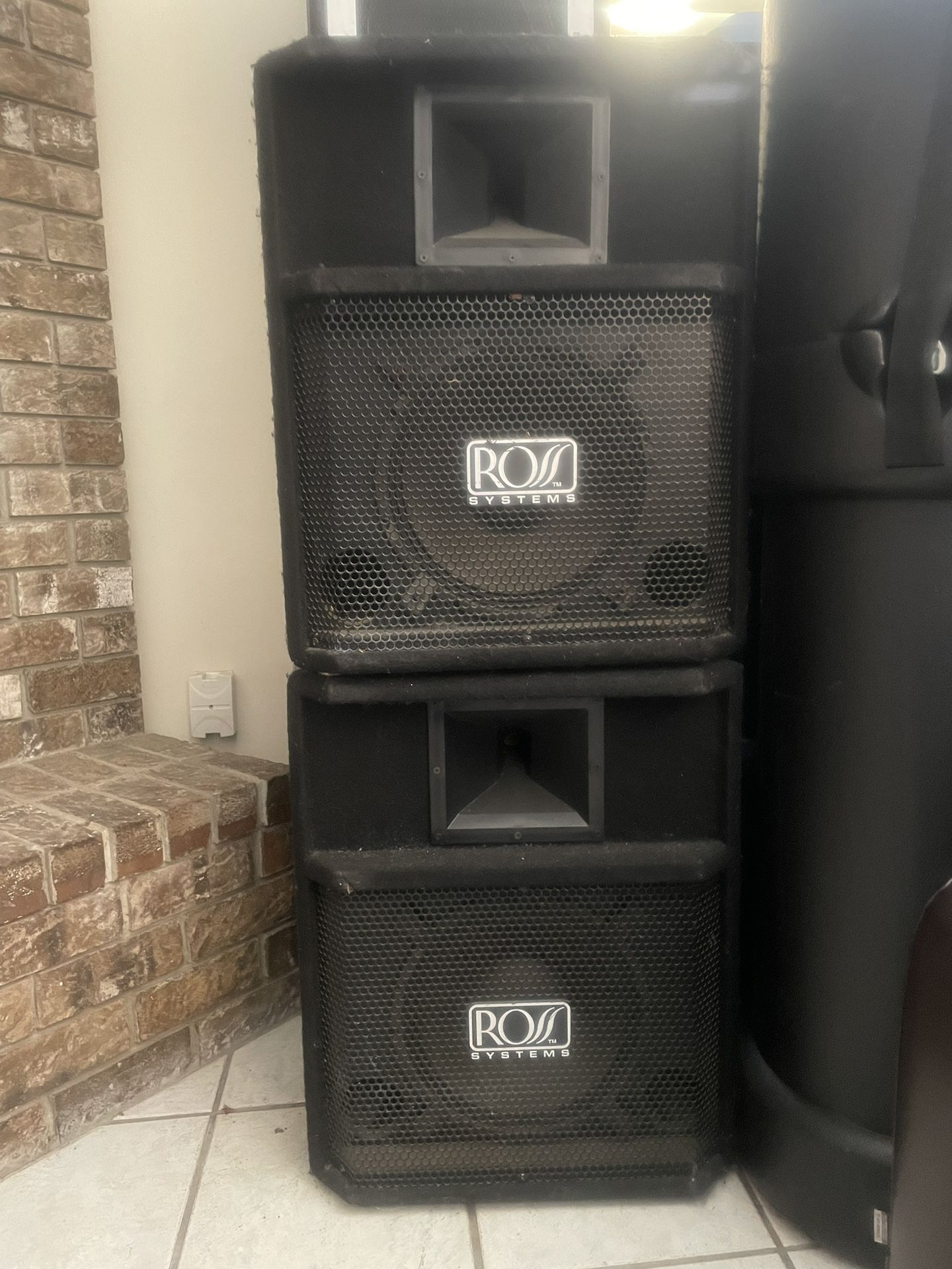 2 each - Ross R122 PA Speakers 12" with Accompanying 4 ft. QuickLok Speaker Stands