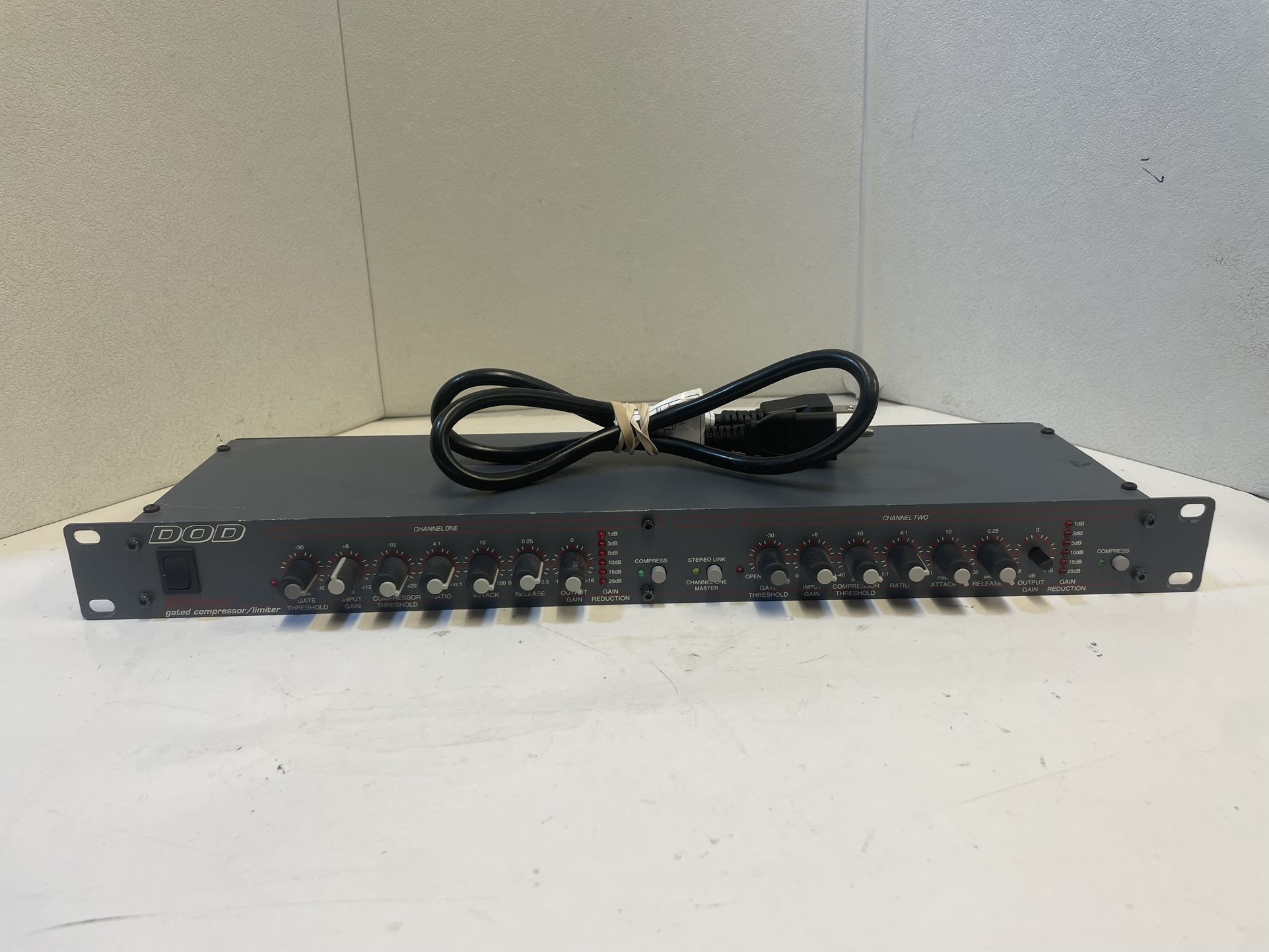 Vintage DOD 866 Series II, 2 Channel Gated Compressor Limiter - Tested