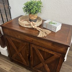 Beautiful console Table/storage Cabinet 