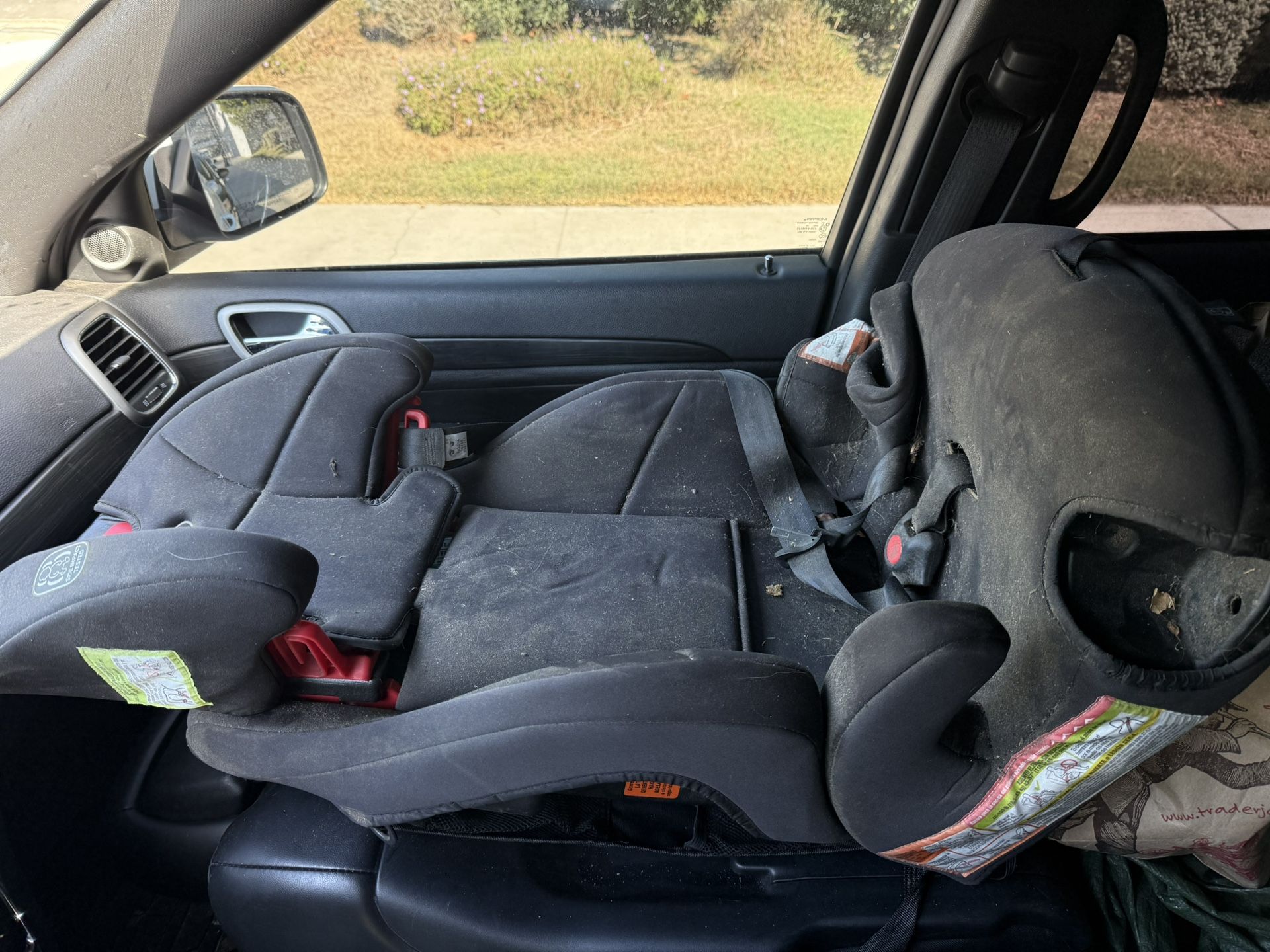FREE Car Seats (2)