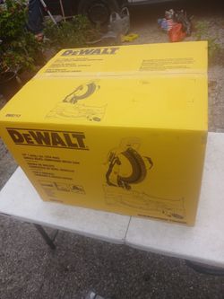 Maquina Dewalt De Luz De 10 pulgadas nueva