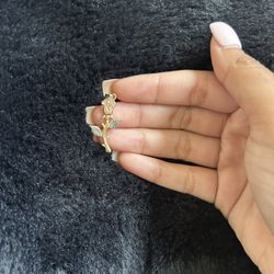 Gold pendant 