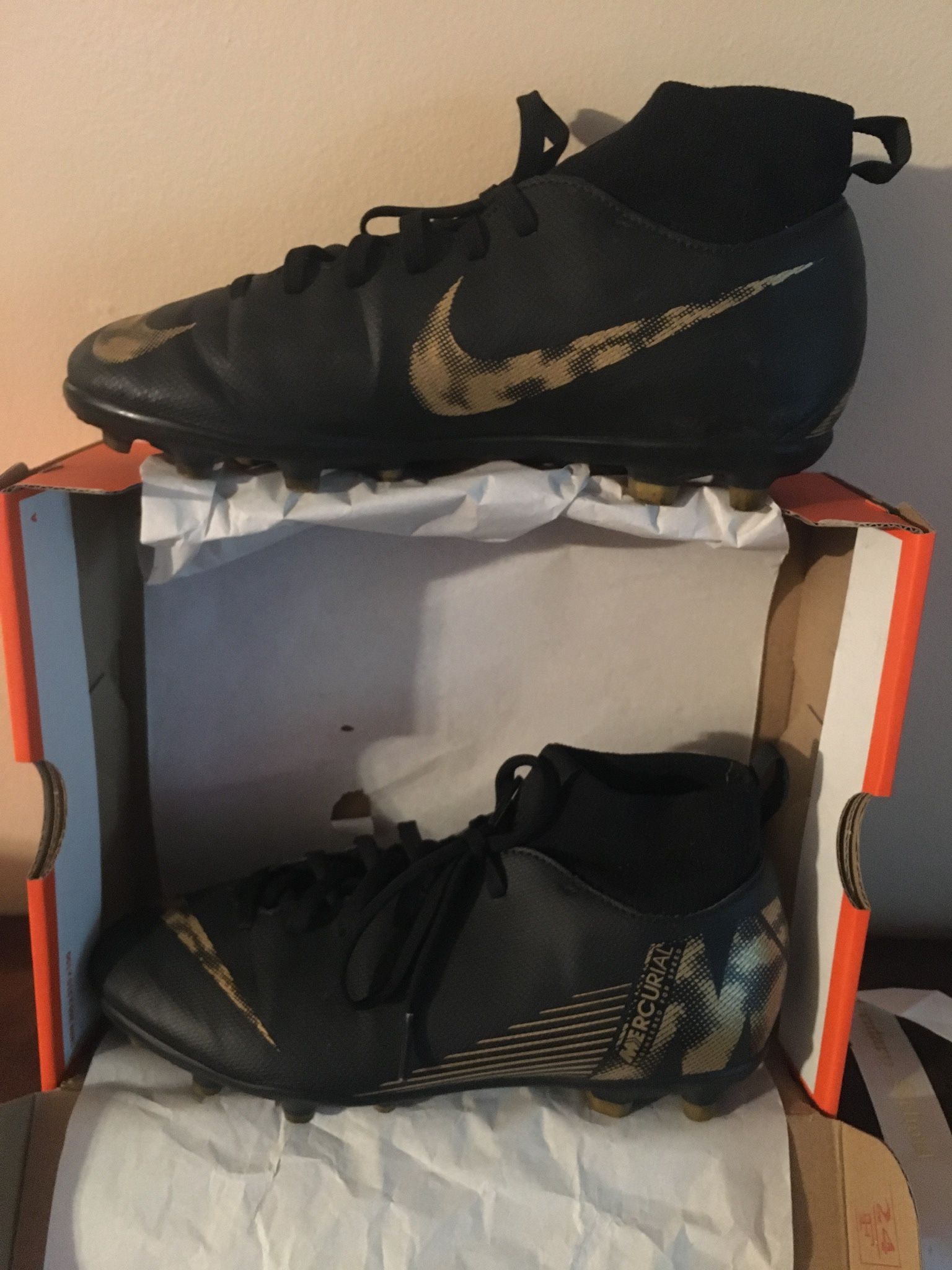 Women Nike Size 5.5 Soccer Cleats