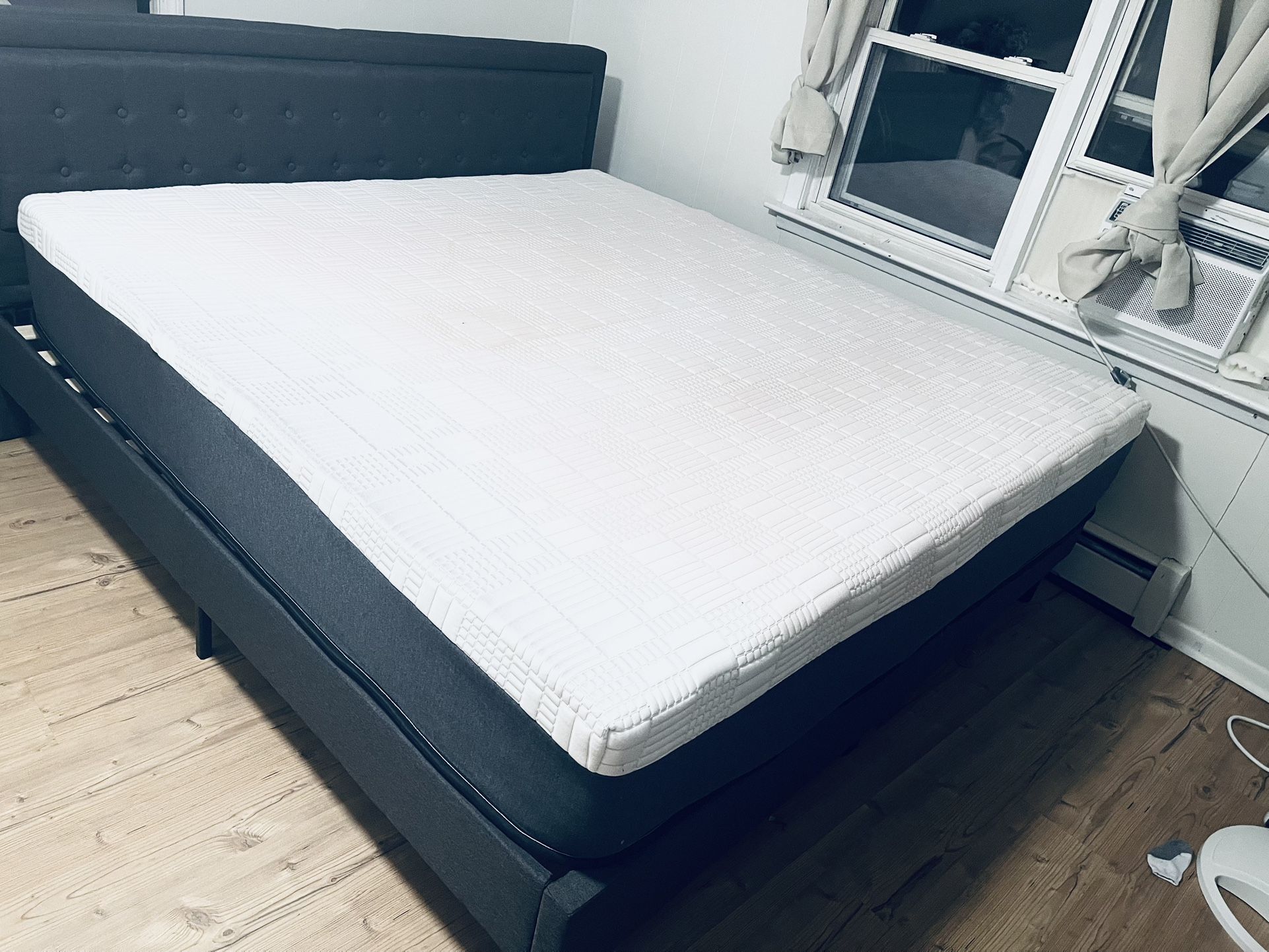 Set King Size Bed Frame+Mattress 12” Thick Brand New Delivery Available