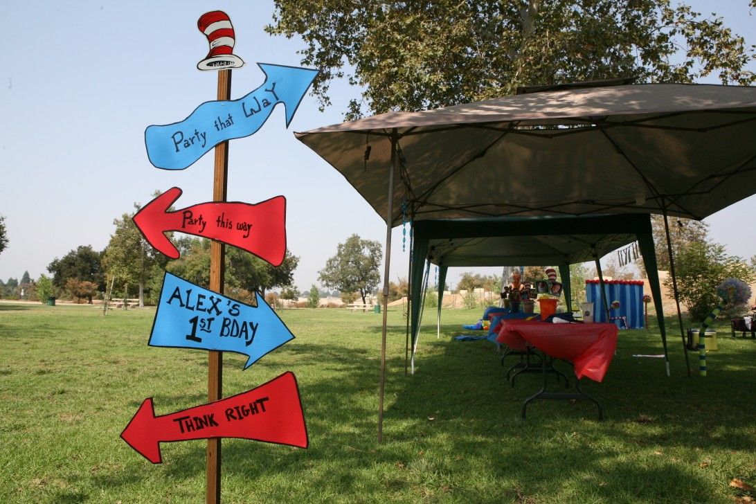 Dr Seuss party arrow signs