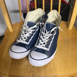 Size 9 Leather Converse 