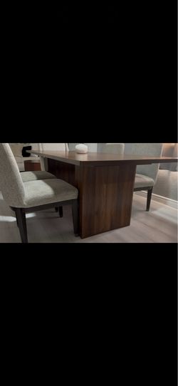 Dinning table