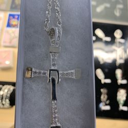 Silver Pendant And Chain