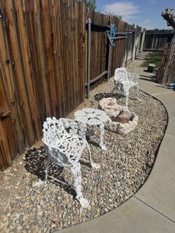 White Outdoor Patio Bench Chair And Stand