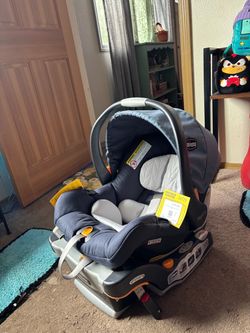 Chicco KeyFit 30 Infant Car Seat with Base