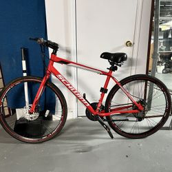 schwinn kempo hybrid bike 700c wheels for Sale in Brooklyn NY